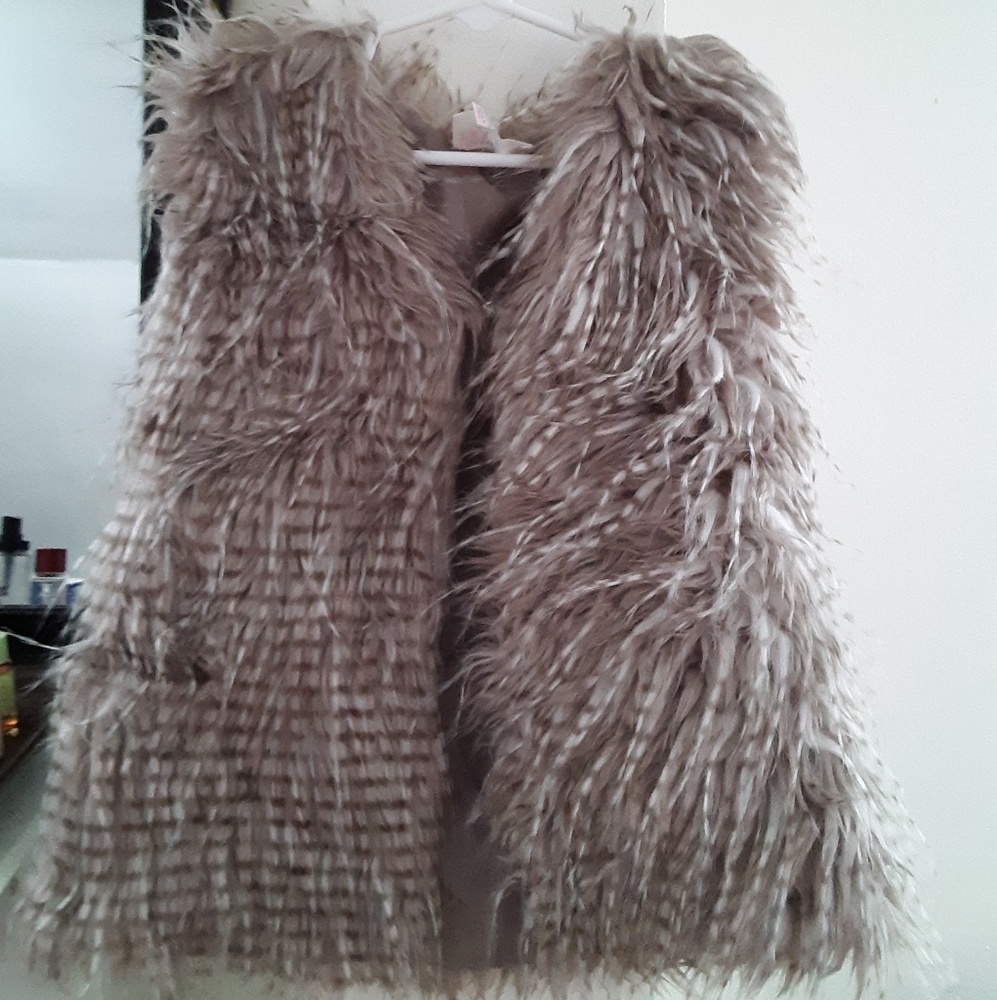 Girl's Faux Fur Vest